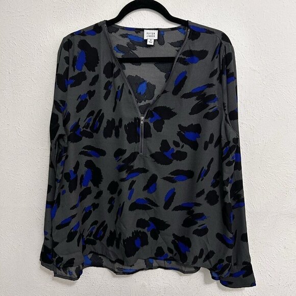 Peyton Jensen Women’s Blouse Size M Gray Blue Animal Print 1/2 Zip Long Sleeve - Picture 1 of 13